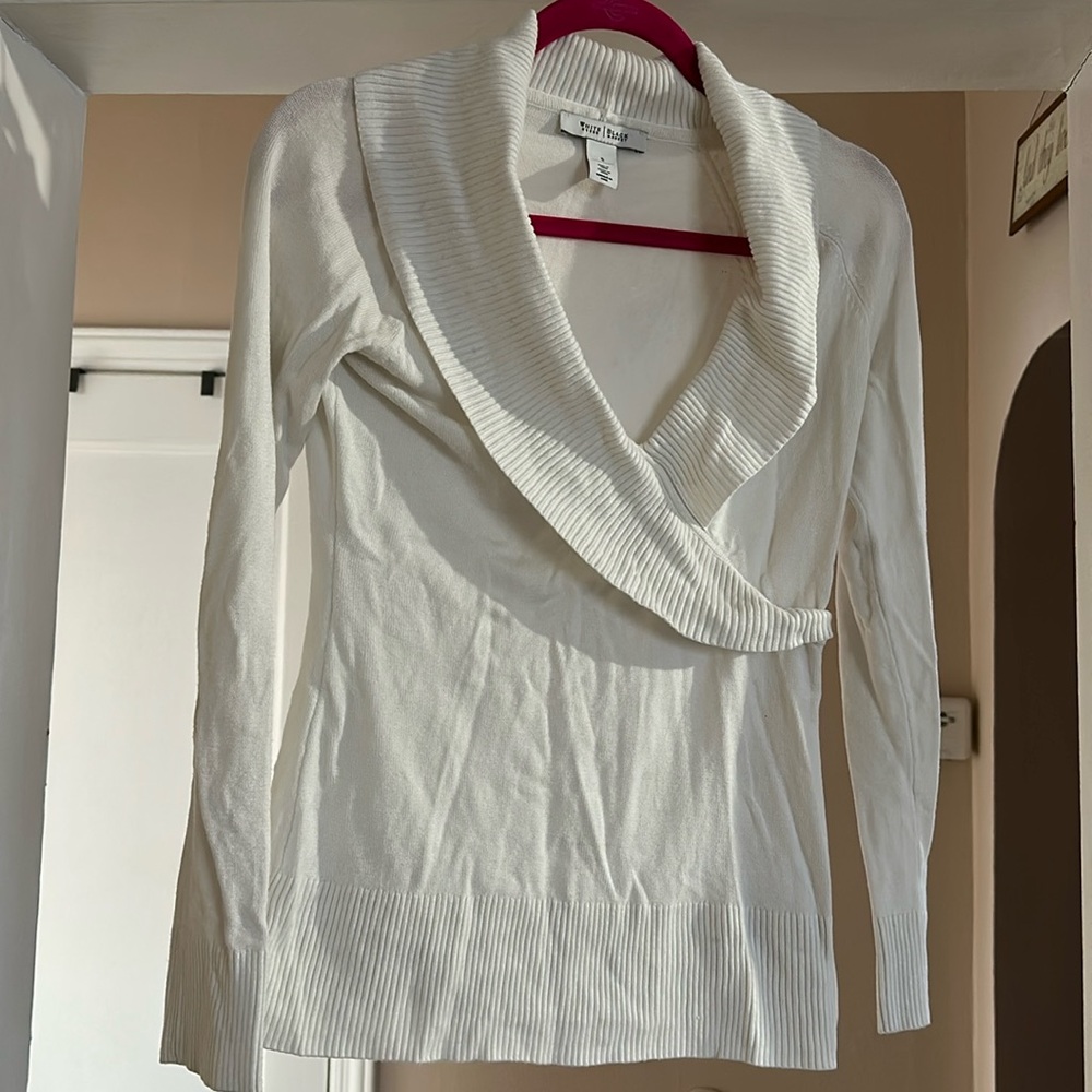 White House Black Market White V-Neck Sweater